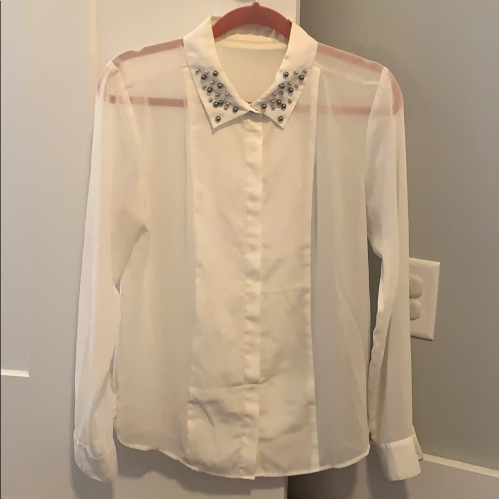 Boutique pearl collar detail blouse